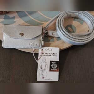 🌺 5/$25🌺 Ellie Metallic Silver Phone Pocket with Detachable Strap